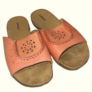 Array Sand Dollar Sandals